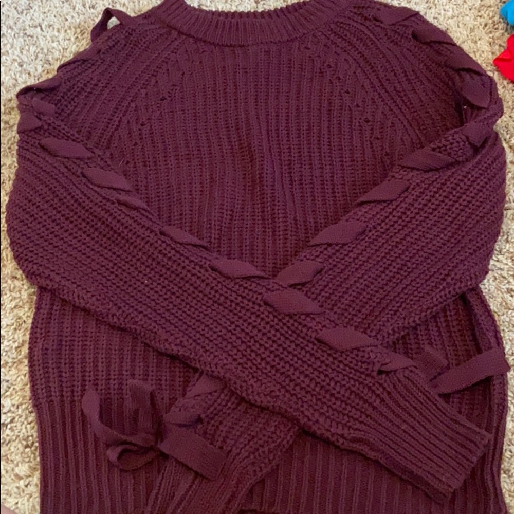 Maroon sweater